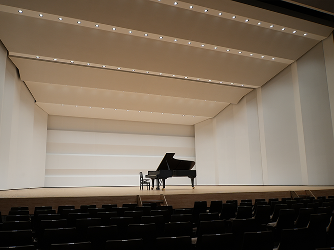 10列14番からの舞台