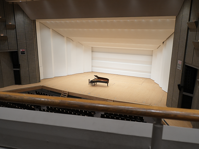 2階席 1列45番からの舞台