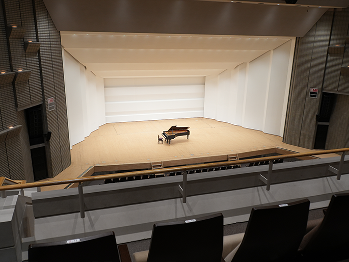 2階席 4列11番からの舞台