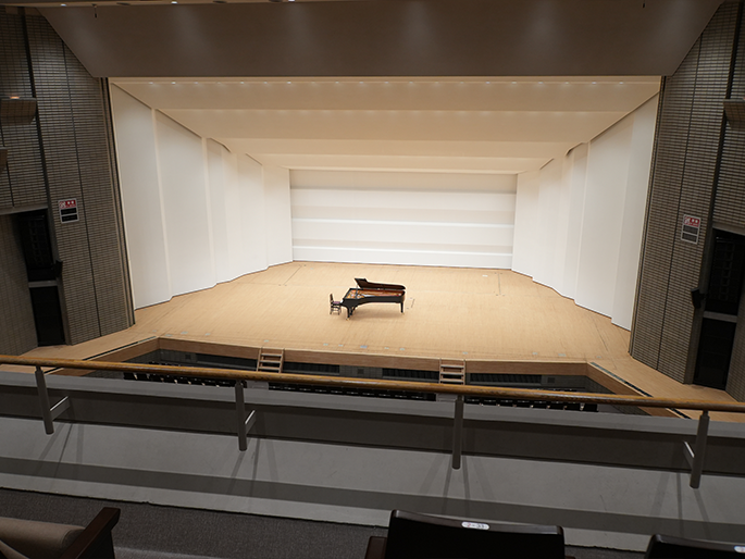 2階席 4列33番からの舞台