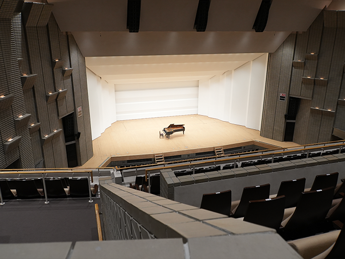 2階席 9列10番からの舞台