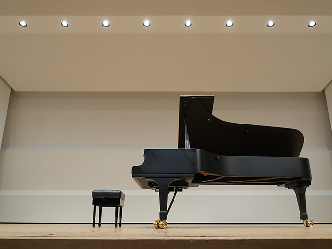 1列14番からの舞台