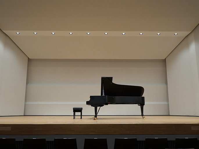 5列14番からの舞台