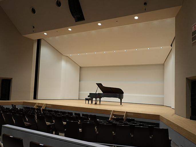 9列27番からの舞台